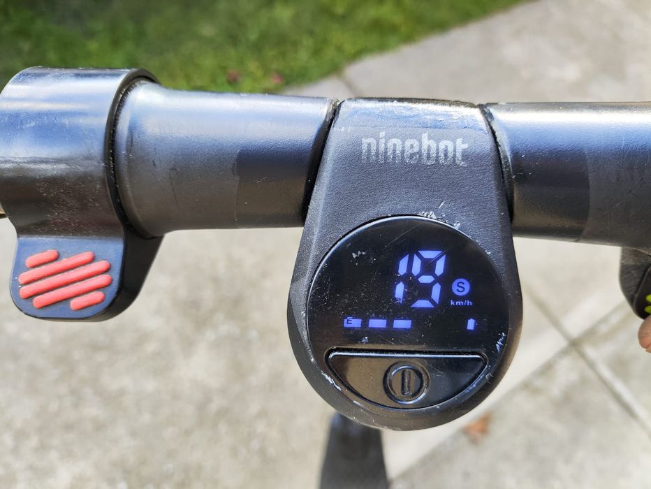 Hulajnoga elektryczna Ninebot e25e