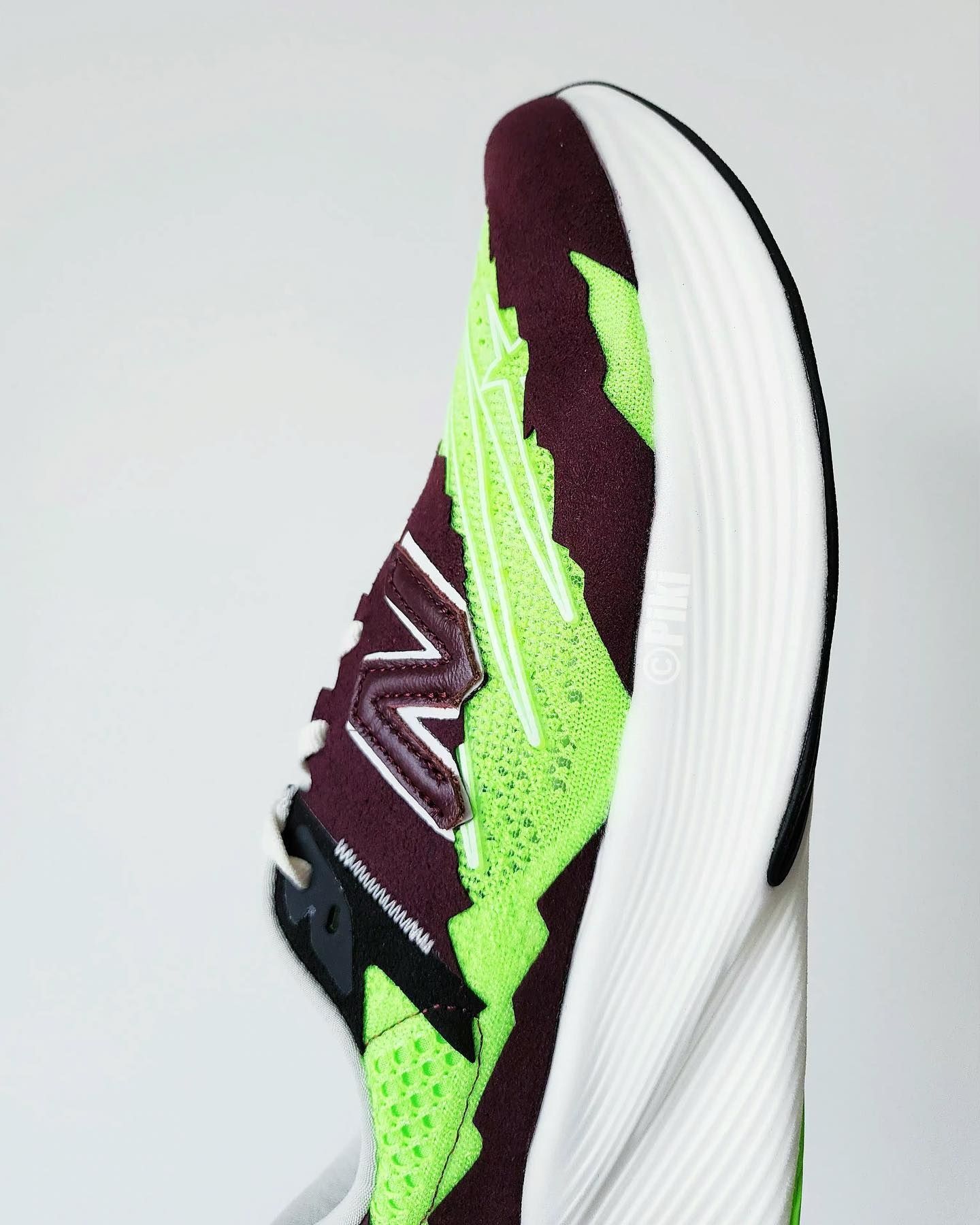 New Balance x Stone Island Tokyo Design Studio FuelCell RC Elite 44