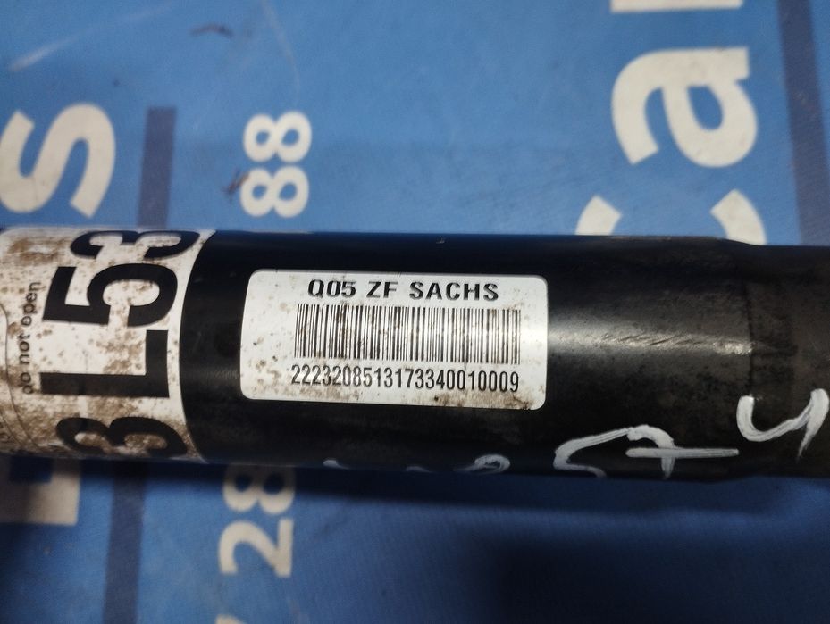 Стійка амортизатора заднього правого Mercedes Мерседес W222 S 560