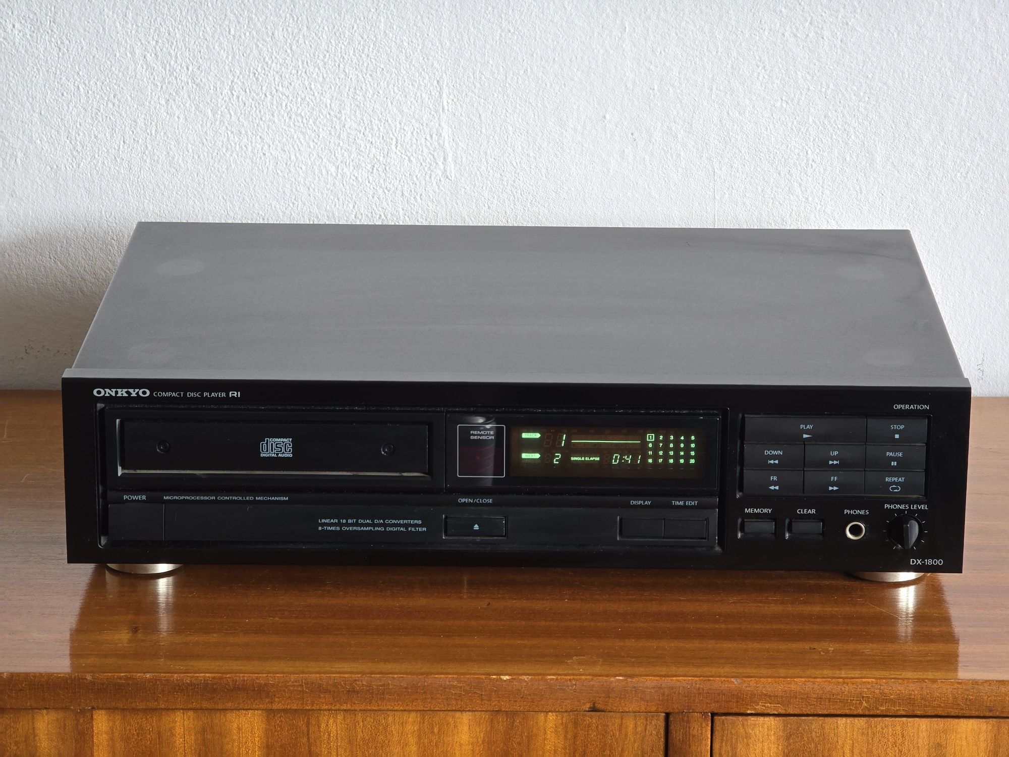 Onkyo DX 1800 odtwarzacz  płyt  CD  cdr ładny stan solidny