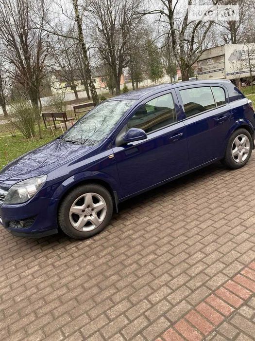 продам власну машину Opel Astra 2013