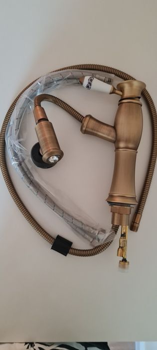 Bateria kuchenna retro stare złoto/mosiądz z wyciąganą wylewką