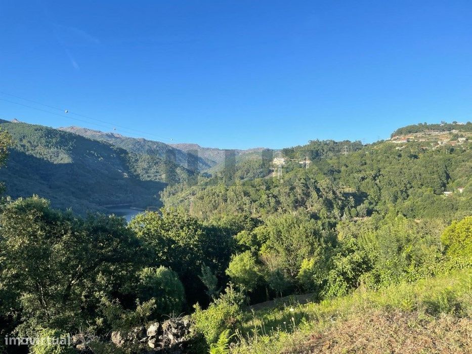 Terreno para construção em Louredo - Vieira do Minho