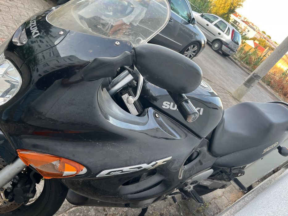 Suzuki GSXF 750 semi nova