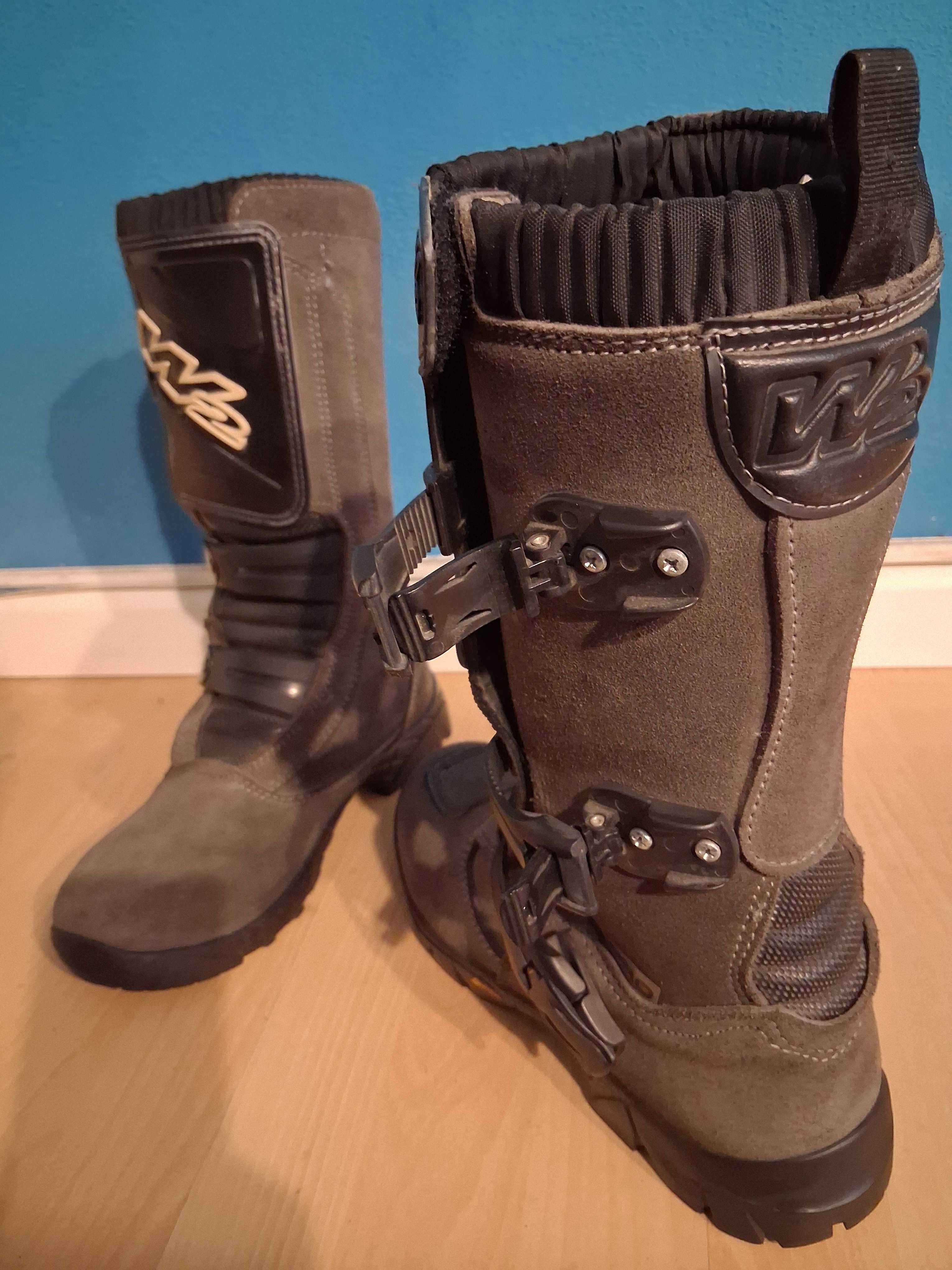 Botas motocross W2, tamanho 42, com pouco uso