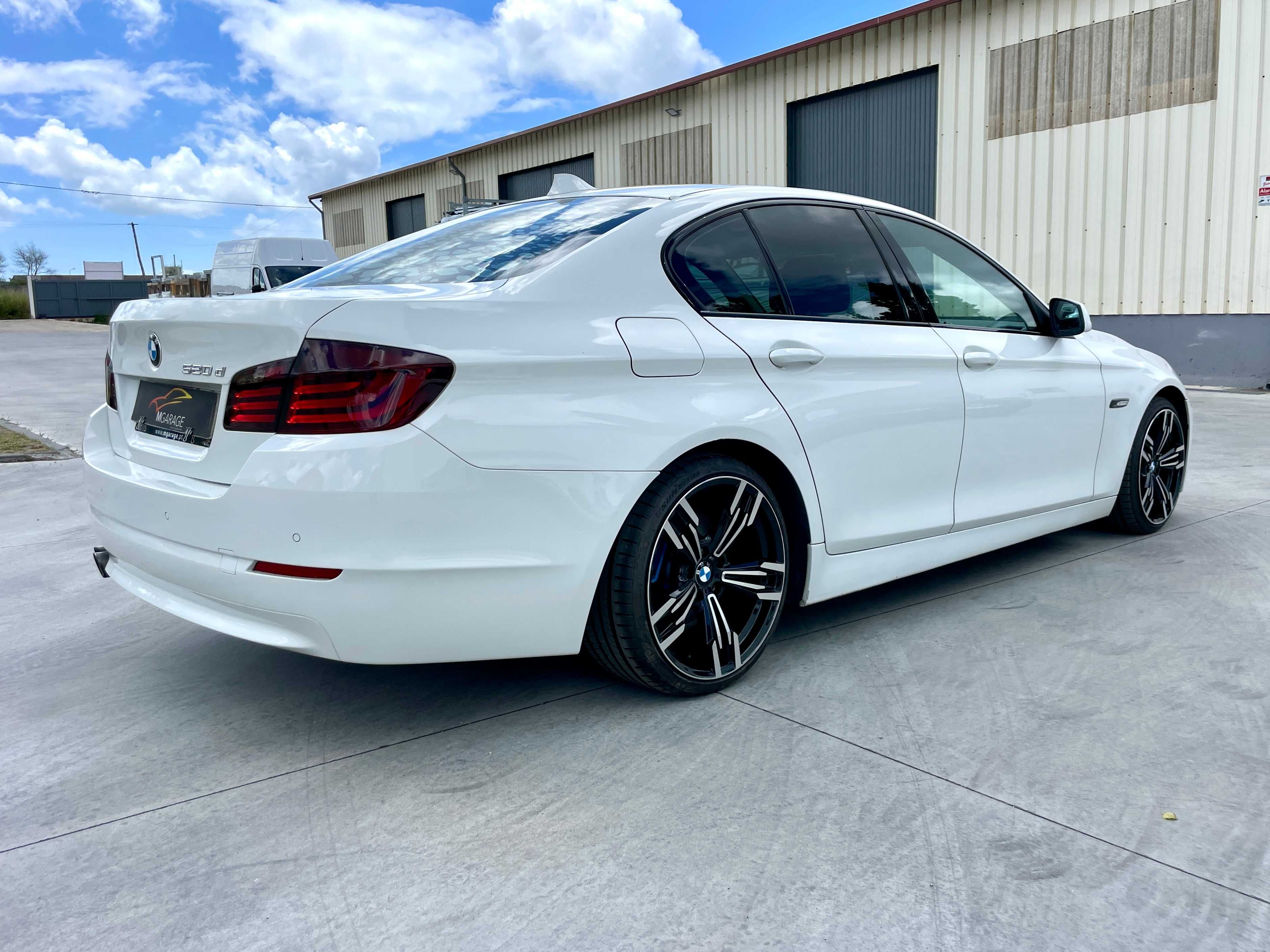 BMW 520d 184cv Xénon+GPS+Câmera+J19" c/Garantia - 238€ p/mês