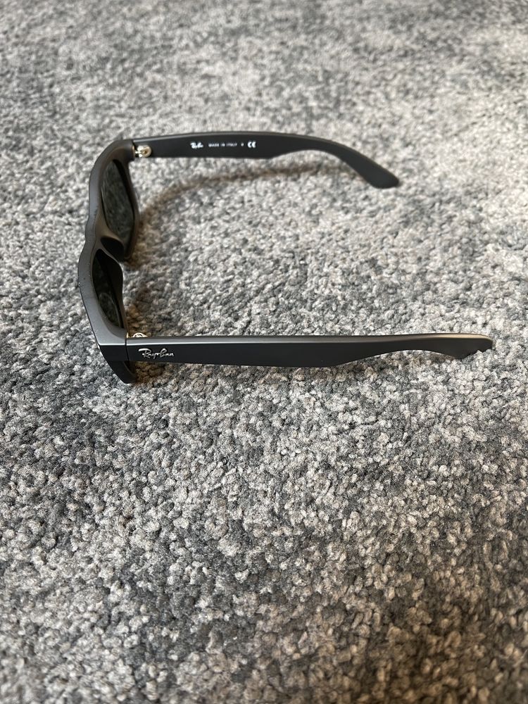 Okulary przeciwsłoneczne Ray-Ban New Wayfarer RB2132 (rozm. 55)