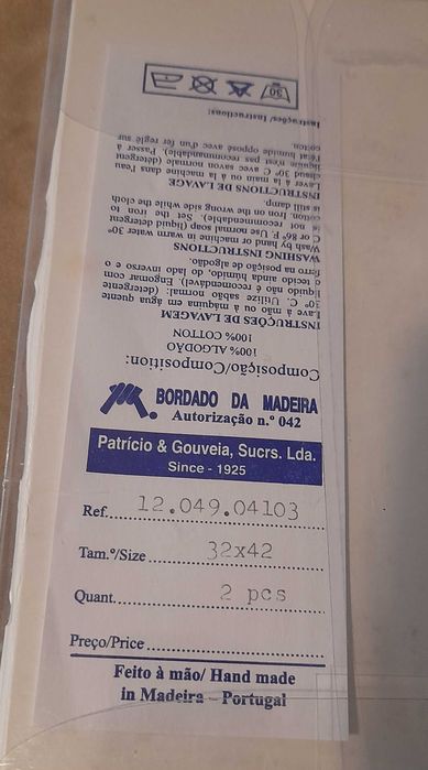 Lenços bordados da Madeira