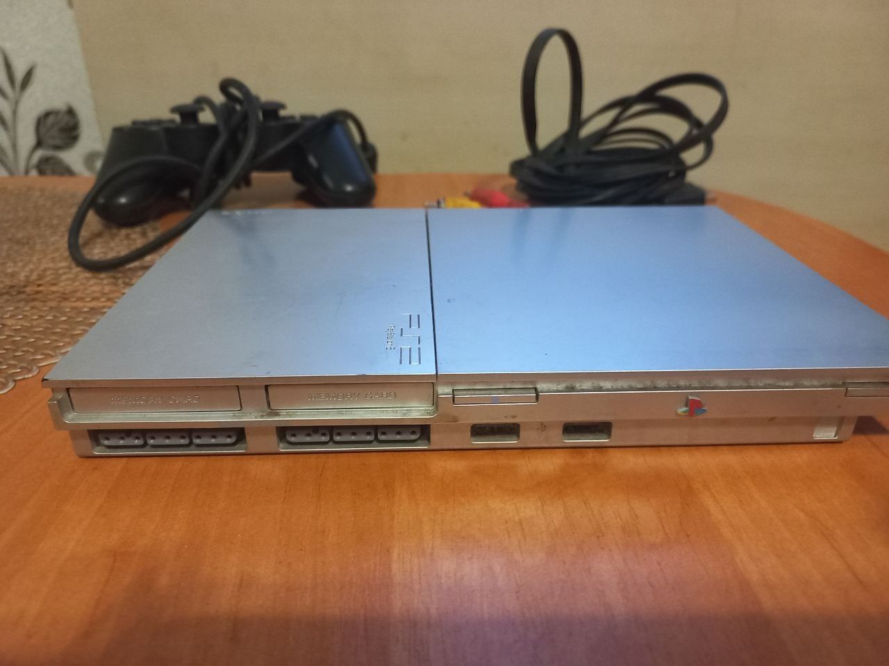 Sony Playstation 2 Silver .Лімітована серія