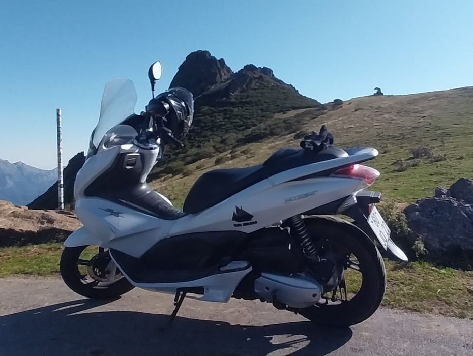 Honda PCX 125cc   .