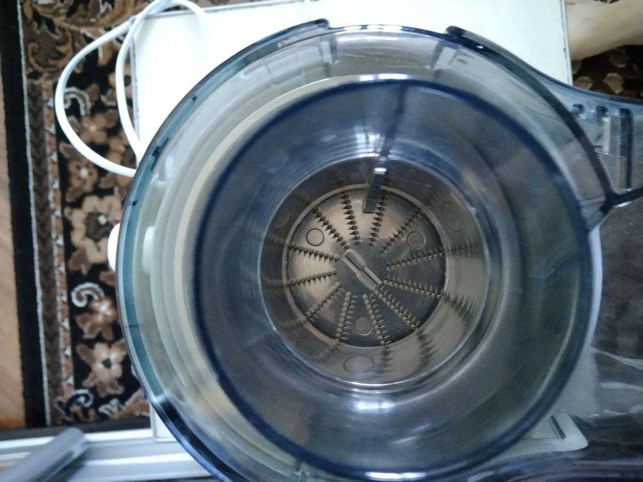 Продаю Соковыжималка Tefal Frutelia+ 350w в идеальном состоянии