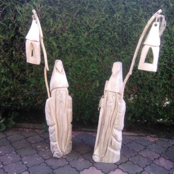 rzeżba ogrodowa w drewnie-krasnal