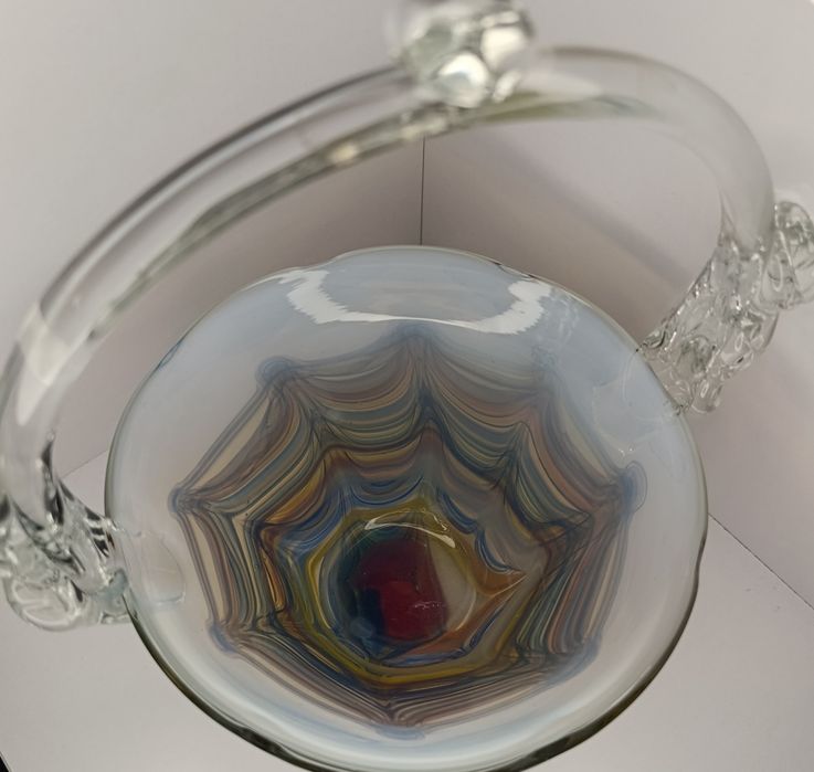 Вінтажна скляна корзинка