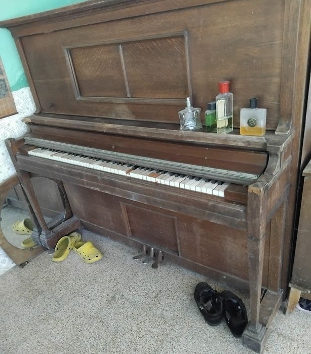 Piano antigo para restaurar