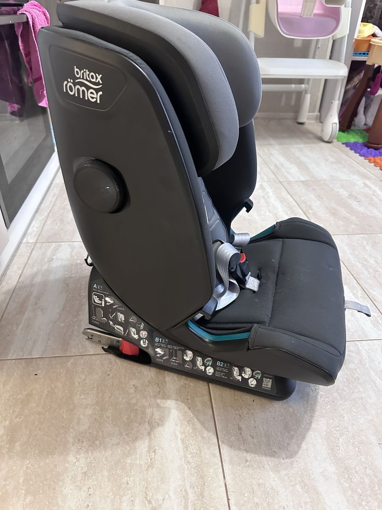 Автокрісло Britax Römer Advansafix M i-Size (Storm Grey)