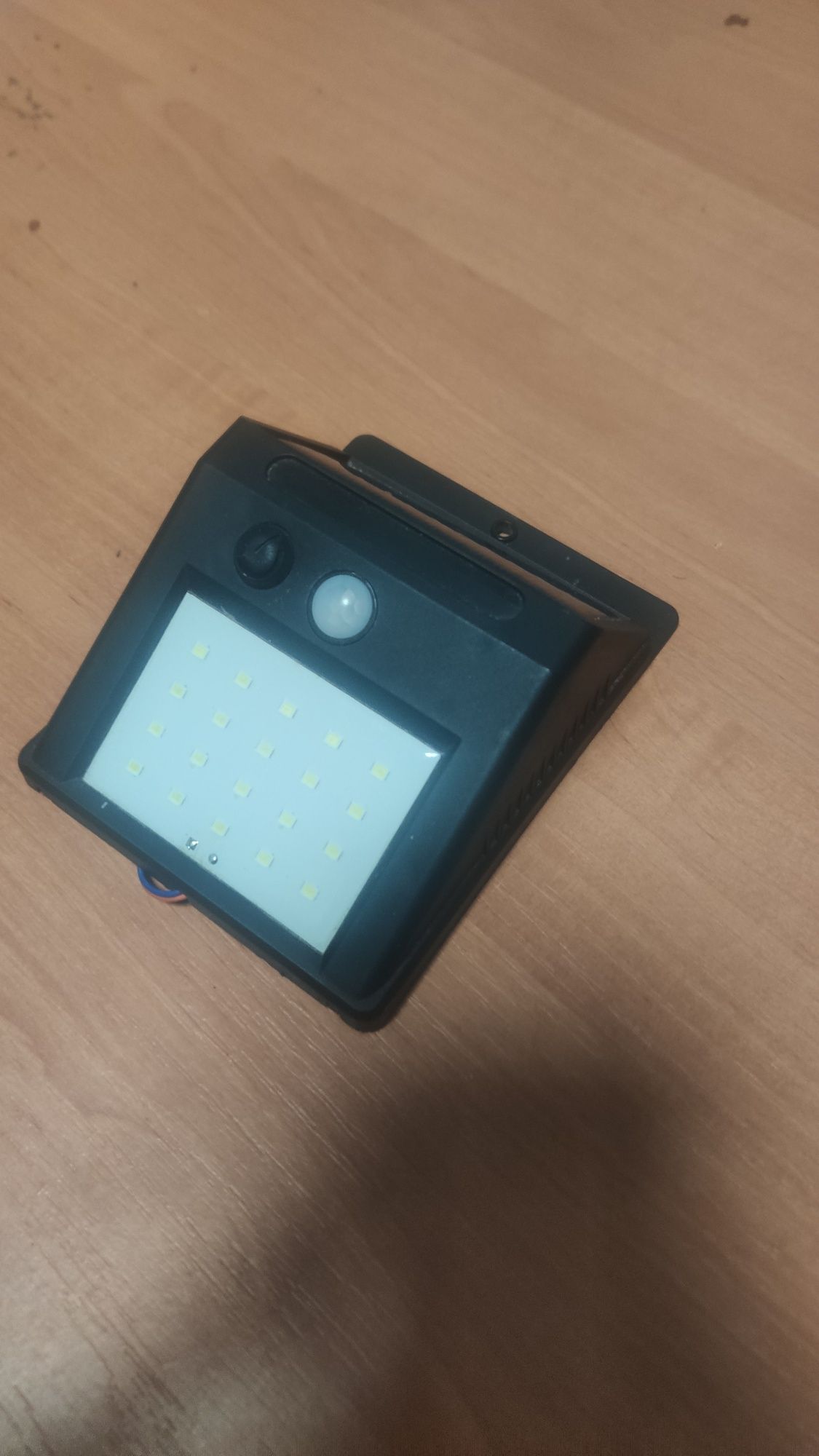 Вуличний ліхтар LED-світильник Solar Motion із датчиком руху б.у.