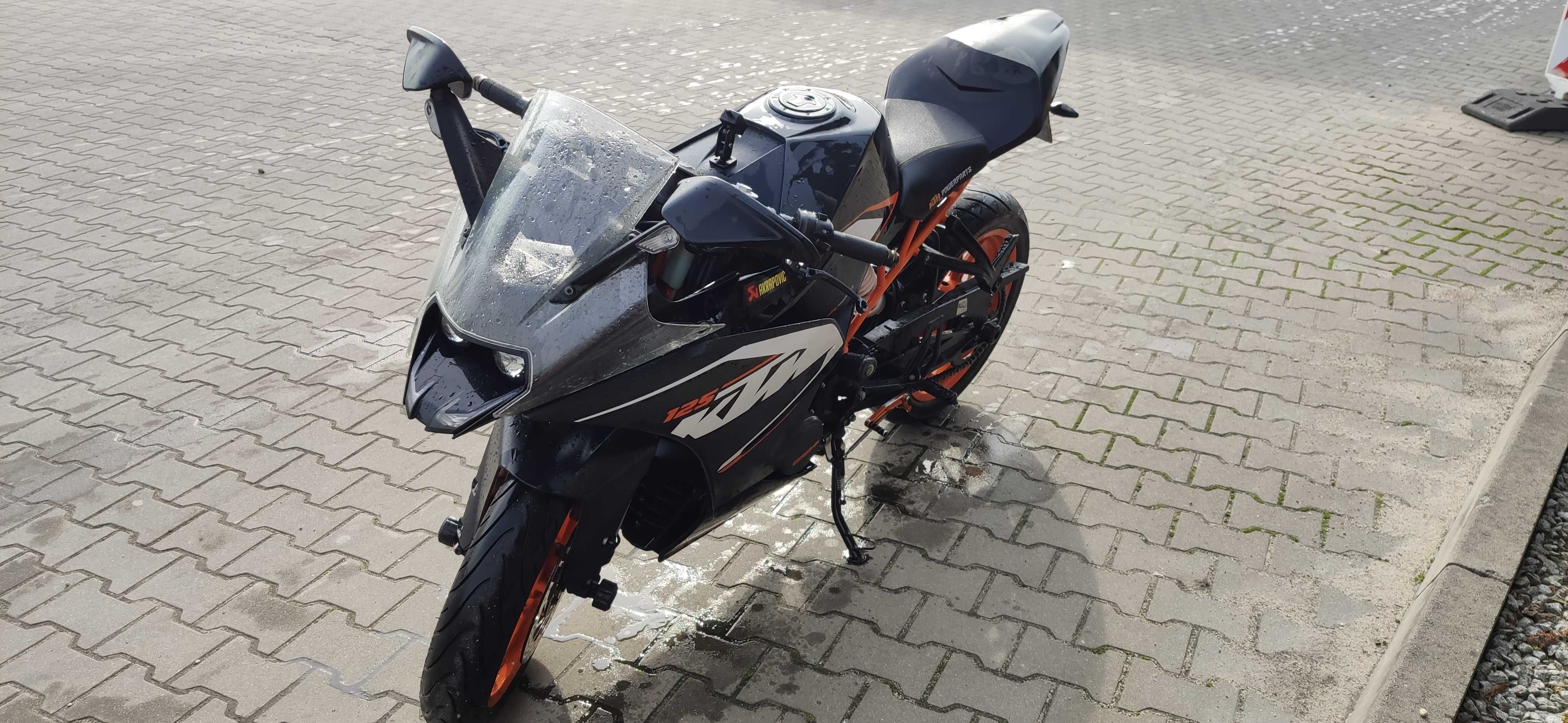 KTM RC 125 na kat. B / Akrapović / ABS