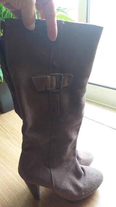Botas camel em camurça