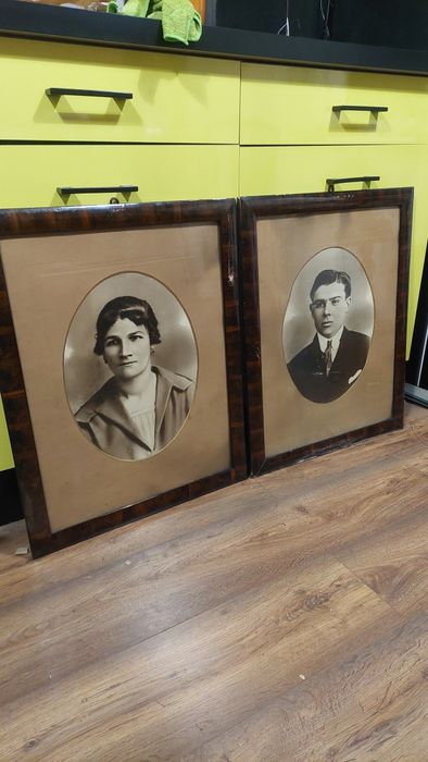 Stare duże fotografie,portret w drewnianej ramie, cena za 2szt