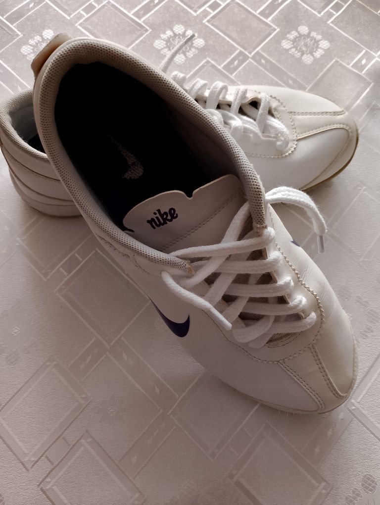 Buty sportowe męskie Nike rozmiar 40 rozmiar wkładki 25.5