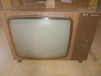Stary telewizor UNITRA Cygnus T 402 A