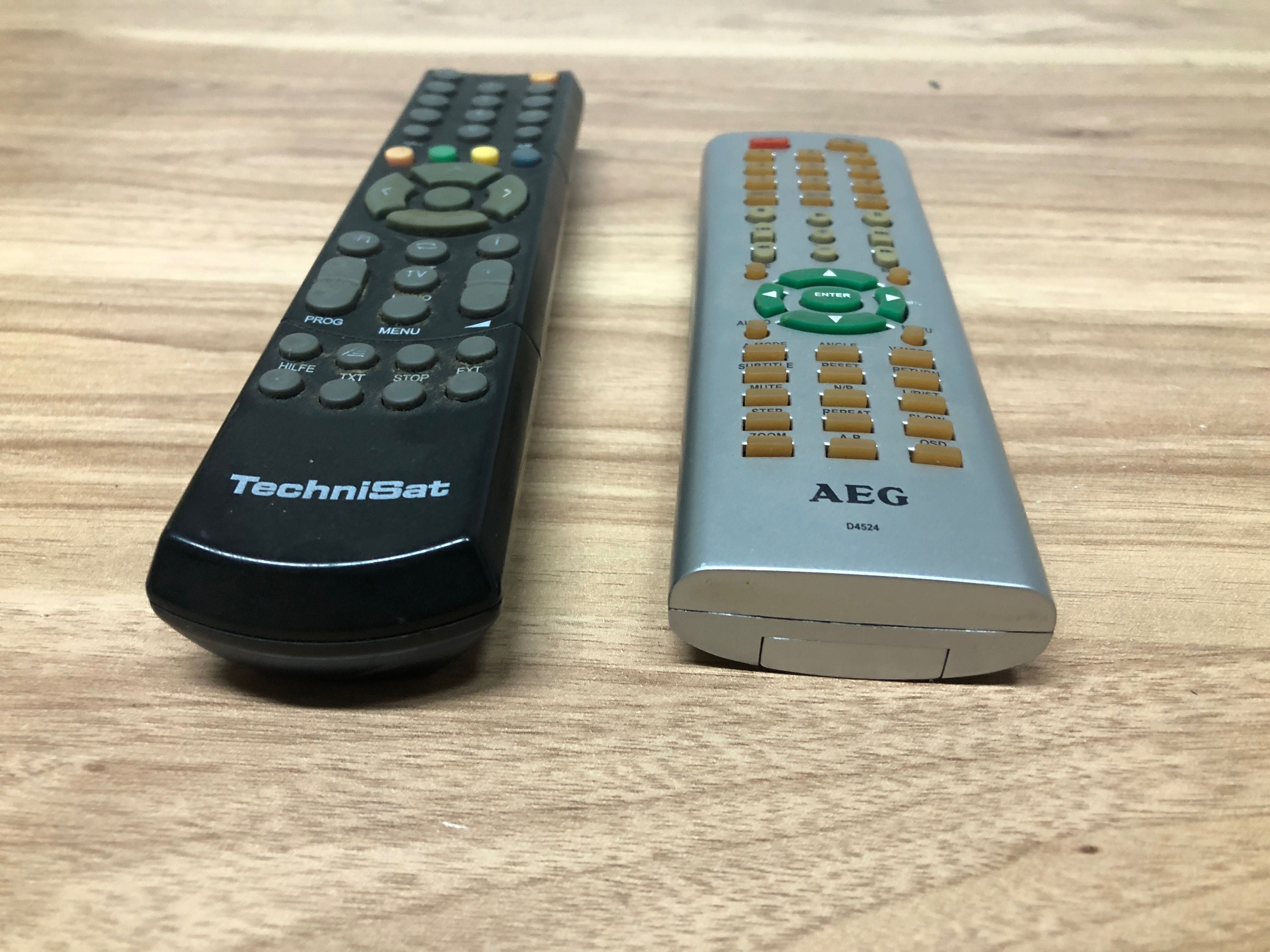 2 piloty AEG + Techni Sat