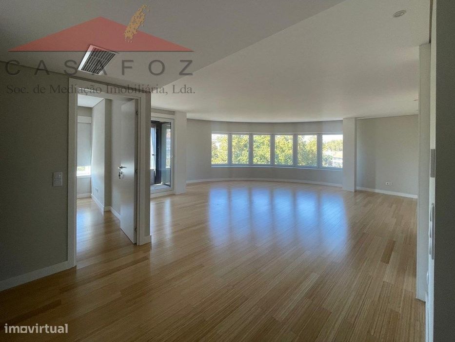 Avenida Fernão Magalhães - Arrendamento Fantástico Apartamento T4