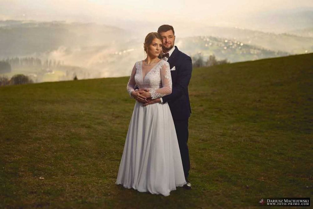 Piękna i wygodna suknia ślubna S/M