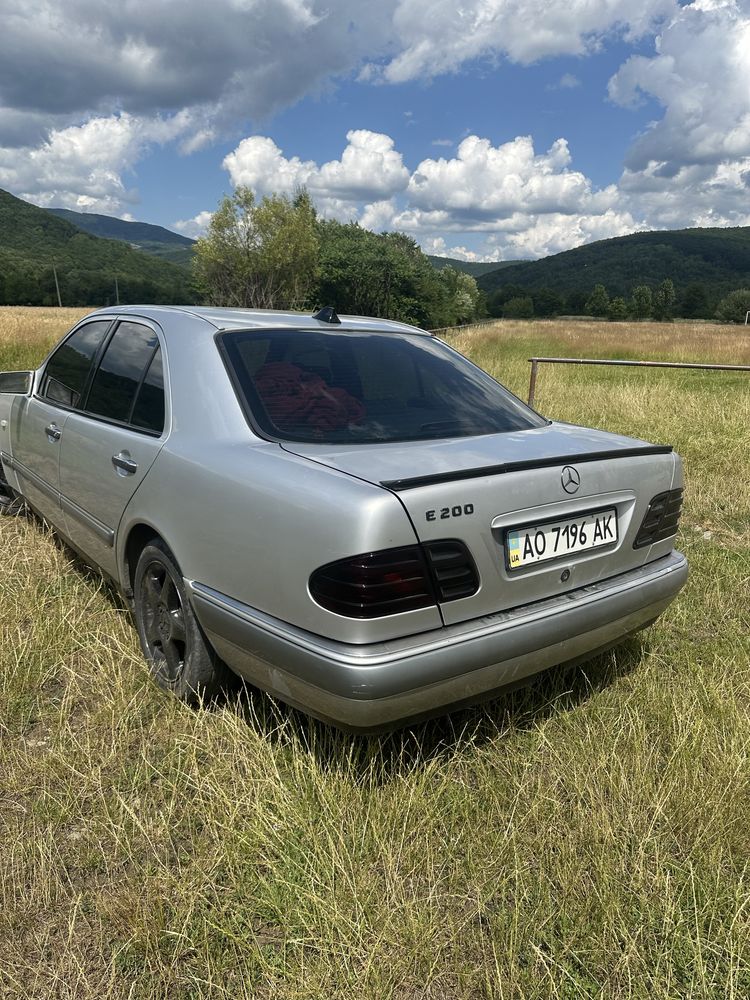 Продам Мерседес w210 2.0бензин