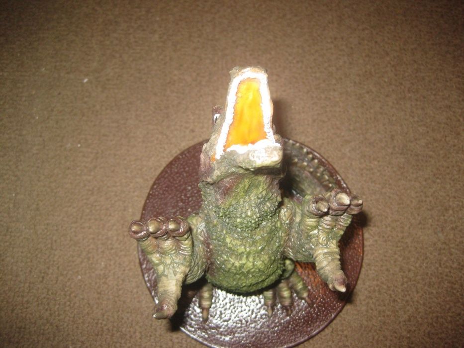 Artigo de Decoração de um Crocodilo/Impecável!