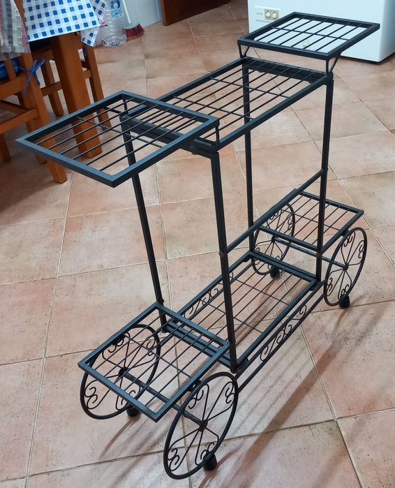 PEÇA DECORATIVA NOVA.CARRINHO PARA PLANTAS.Sala,Quarto,Cozinha,Varanda