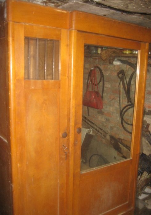Шкаф платяний тристворчатий часів СРСР можлива доставка і установка