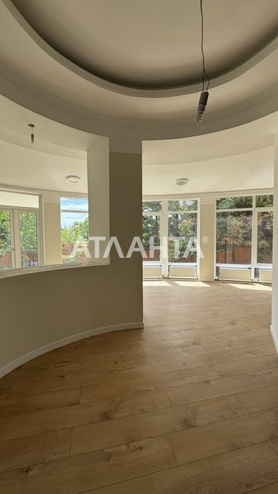 Дом у моря в охраняемом жилом массиве Совиньон