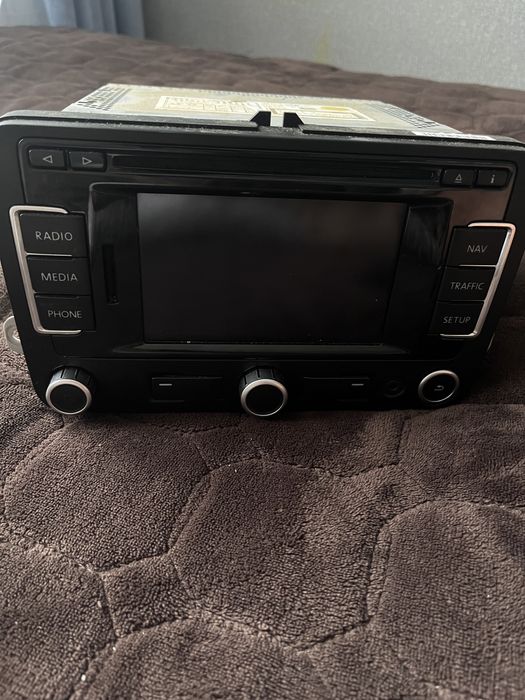 Продам штатну магнітолу Volkswagen RNS 310