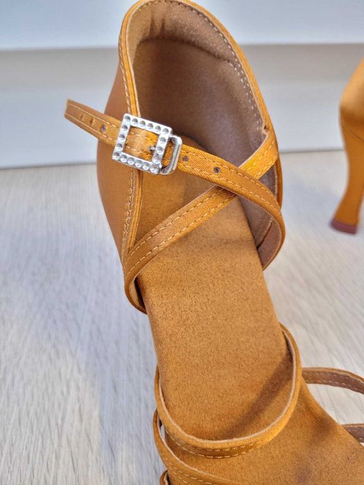 Buty taneczne, do tańca latynoamerykańskiego, rozmiar 36/36,5