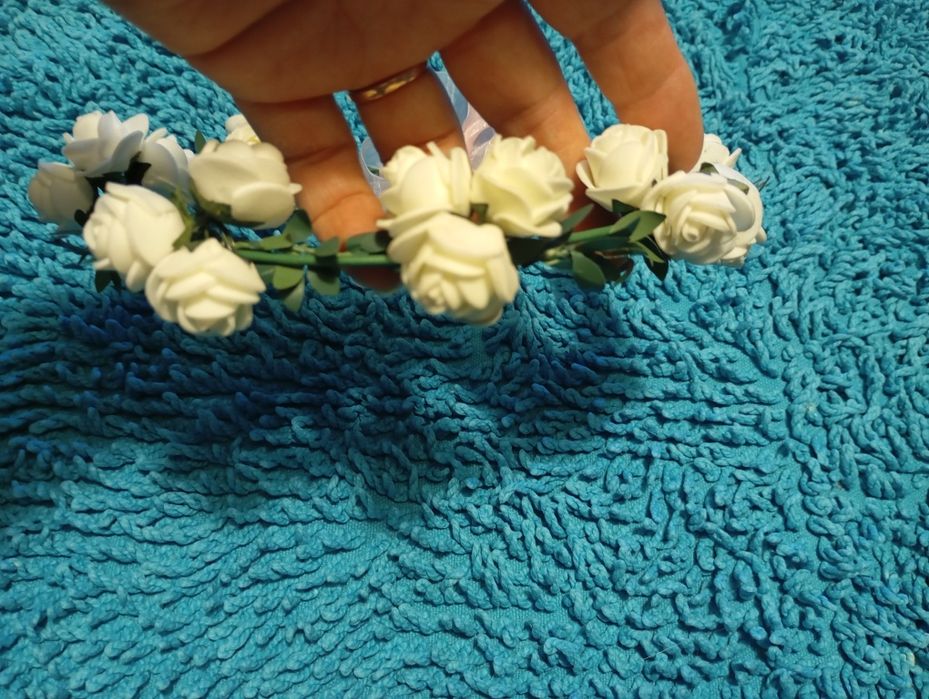 Coroa de flores para cabelo