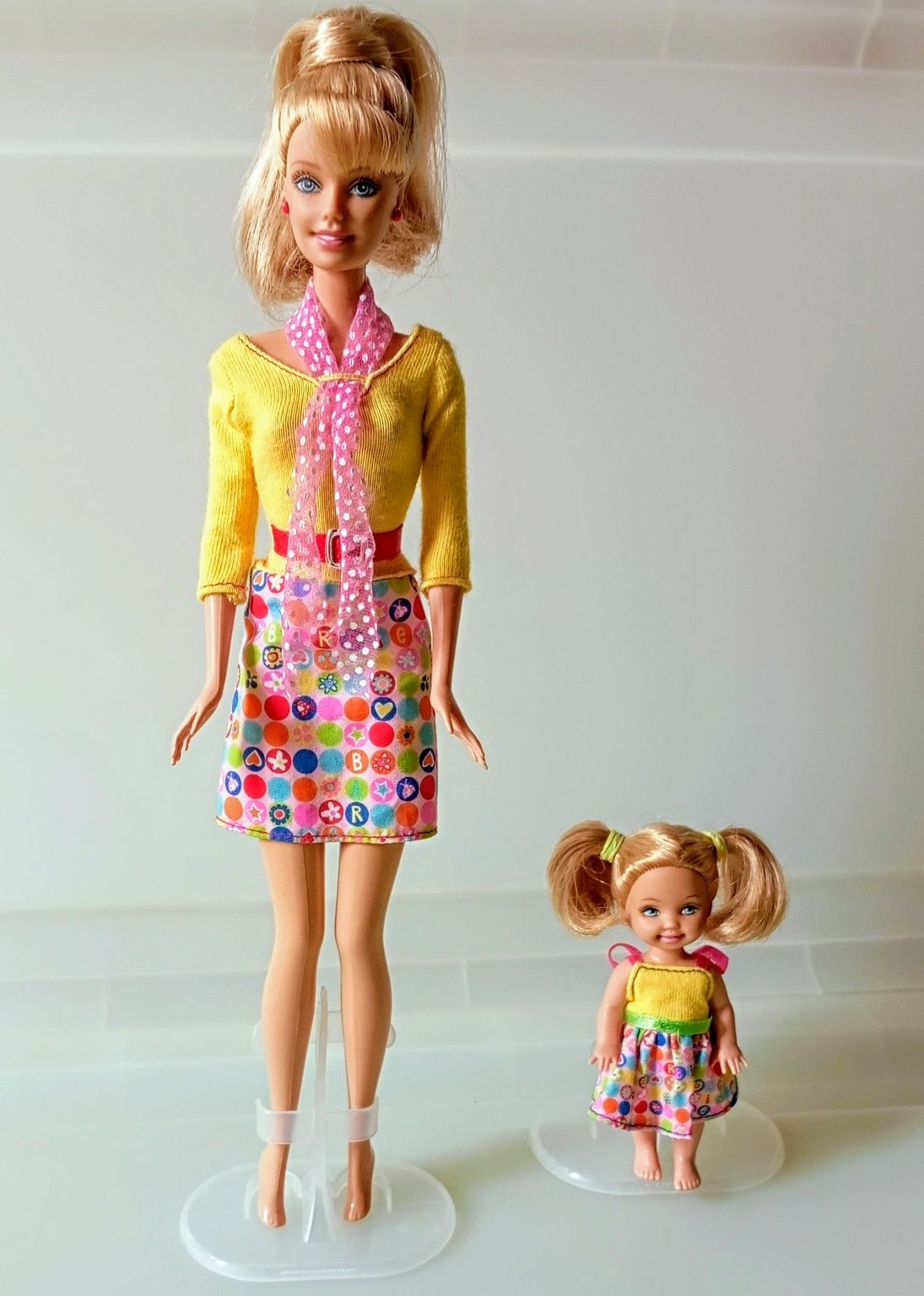Barbie e Kelly Professora de artes 2002.