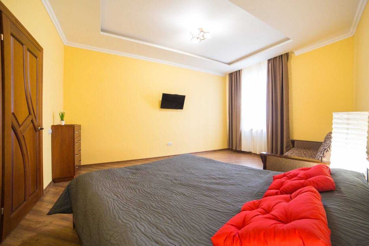 Продаж 1кім квартири по вул.Хмельницького (початок)