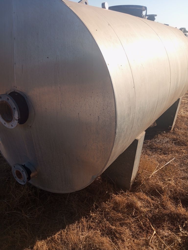 Depósito de 5500 litros em ferro