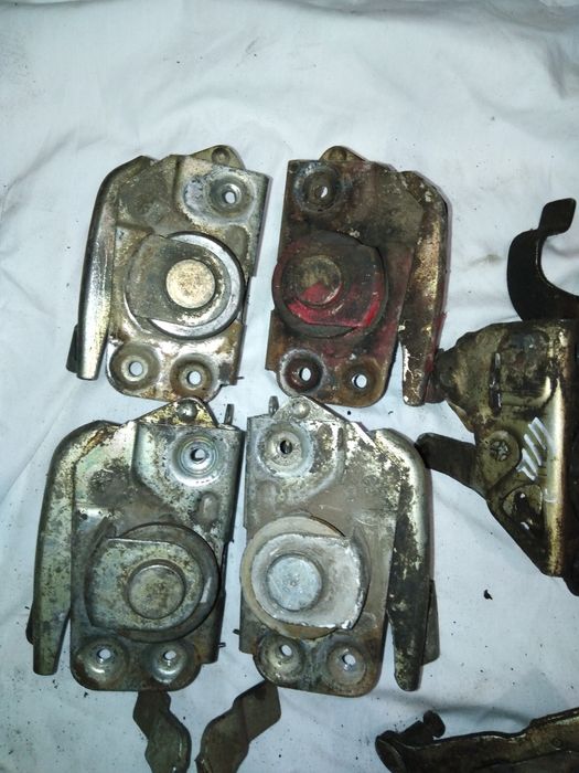 Замки дверей ВАЗ 2101,2102,2103,2104,2105,2106,2107