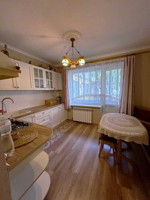 Оренда 2 кімнатної квартири по вулиці Антоненка-Давидовича СИХІВ