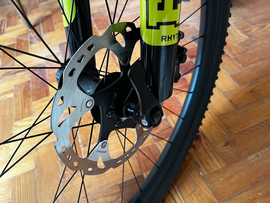 2021 SCOTT Carbon Scale 930 with Carbon Wheels - Size : Medium