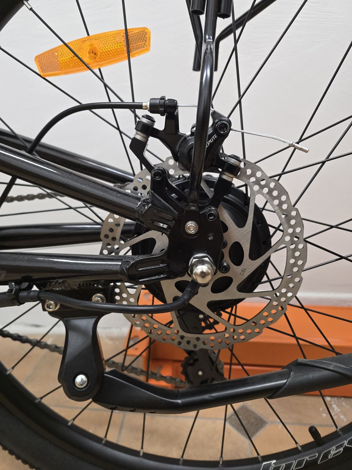 Rower Elektryczny górski miejski MTB koła 27,5 cala Forever bagażnik