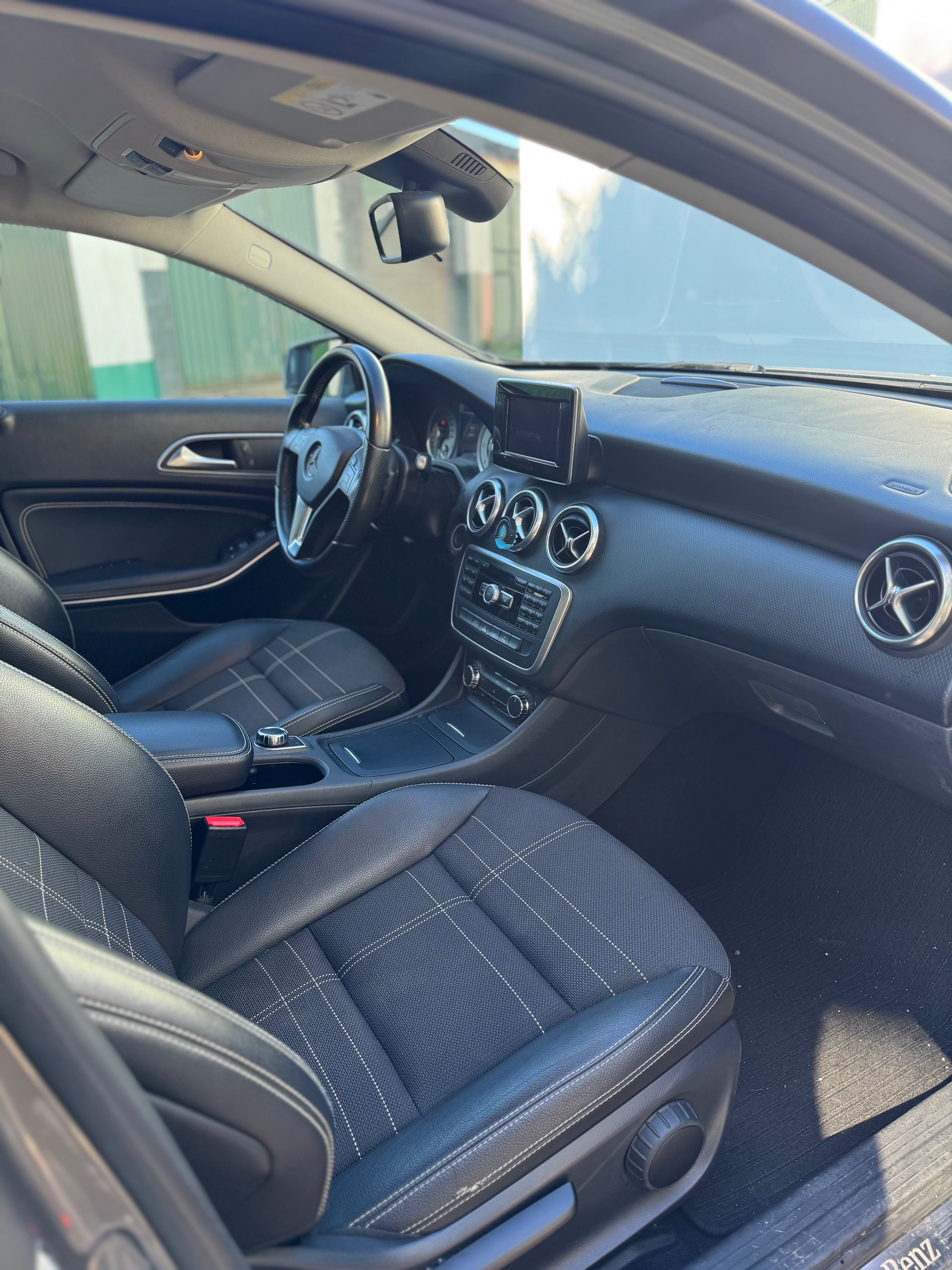 Mercedes A180 cdi sport auto (versão motor Mercedes)