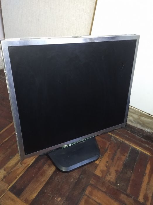 Монитор(матрица) 19 ", не включается