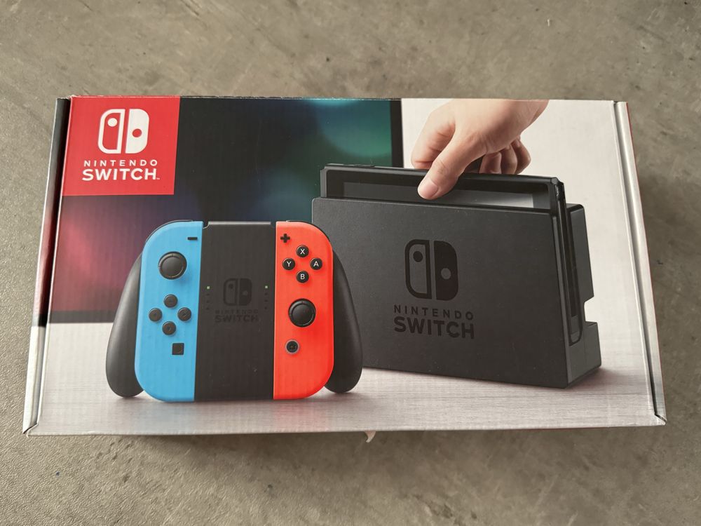 Nintendo Switch+kontroler+stacja TV. Pod przeróbkę