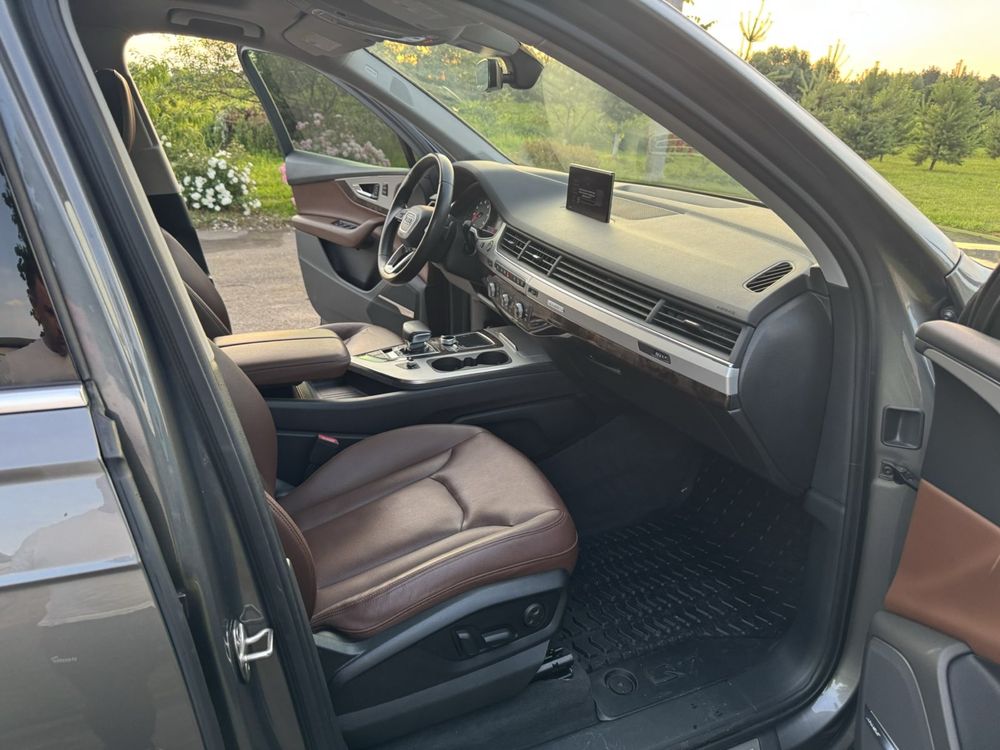 Автомобіль AUDI Q7 2.0 2017