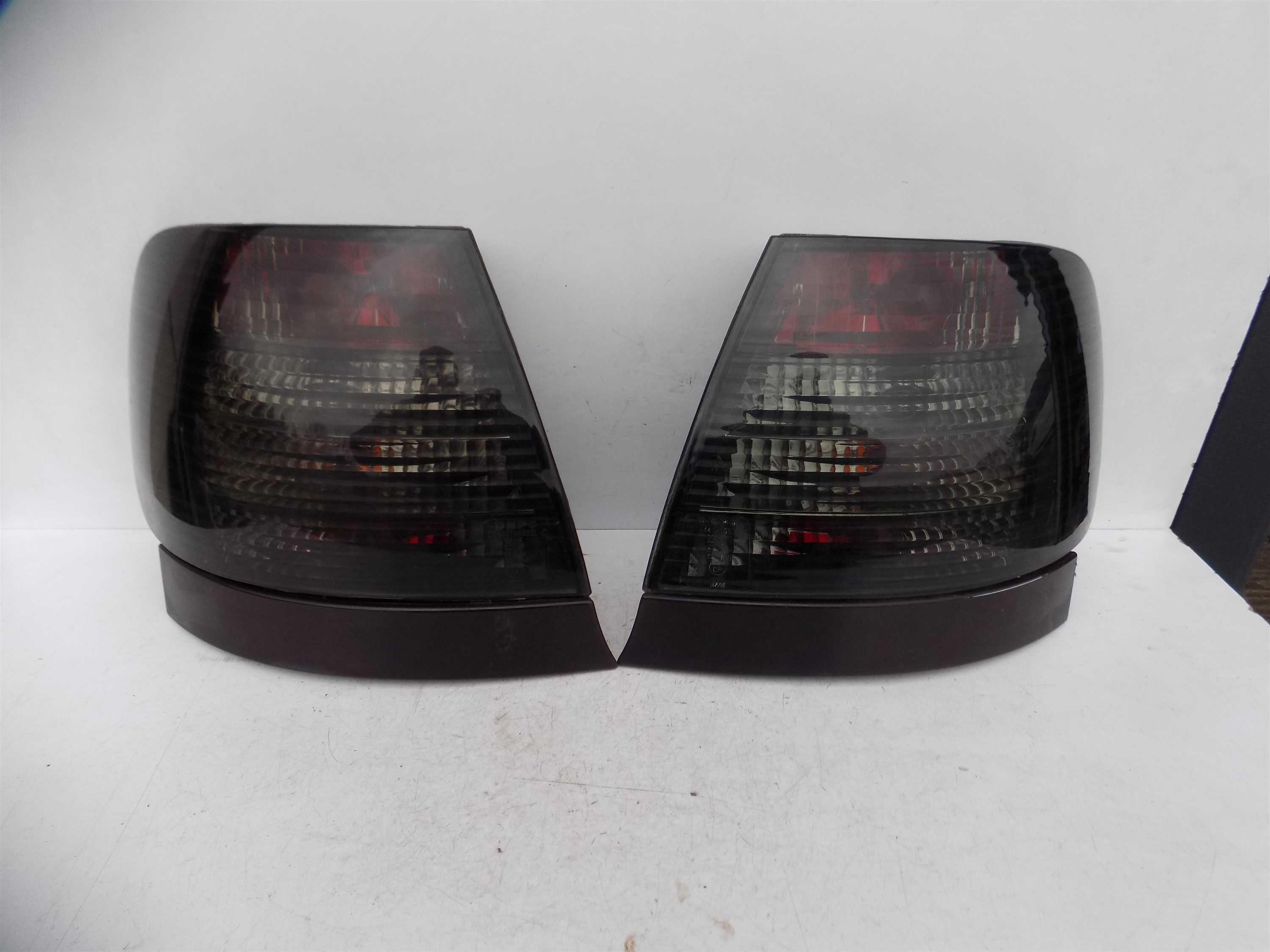 Komplet lamp tył Audi a4 b5 sedan black smoke dymione ciemne 95-01