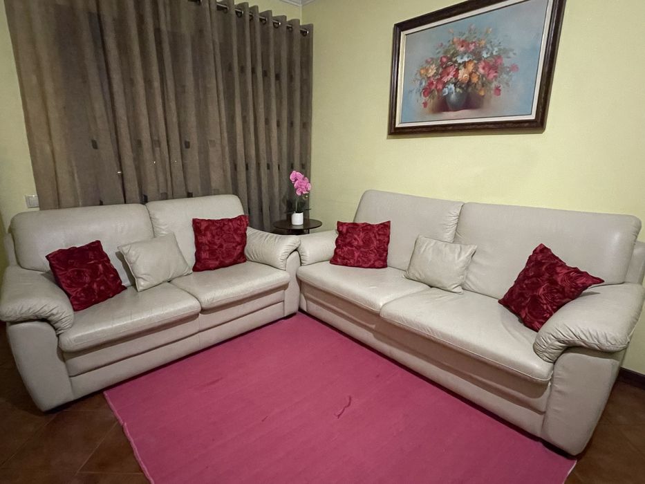Sofas beges em pele