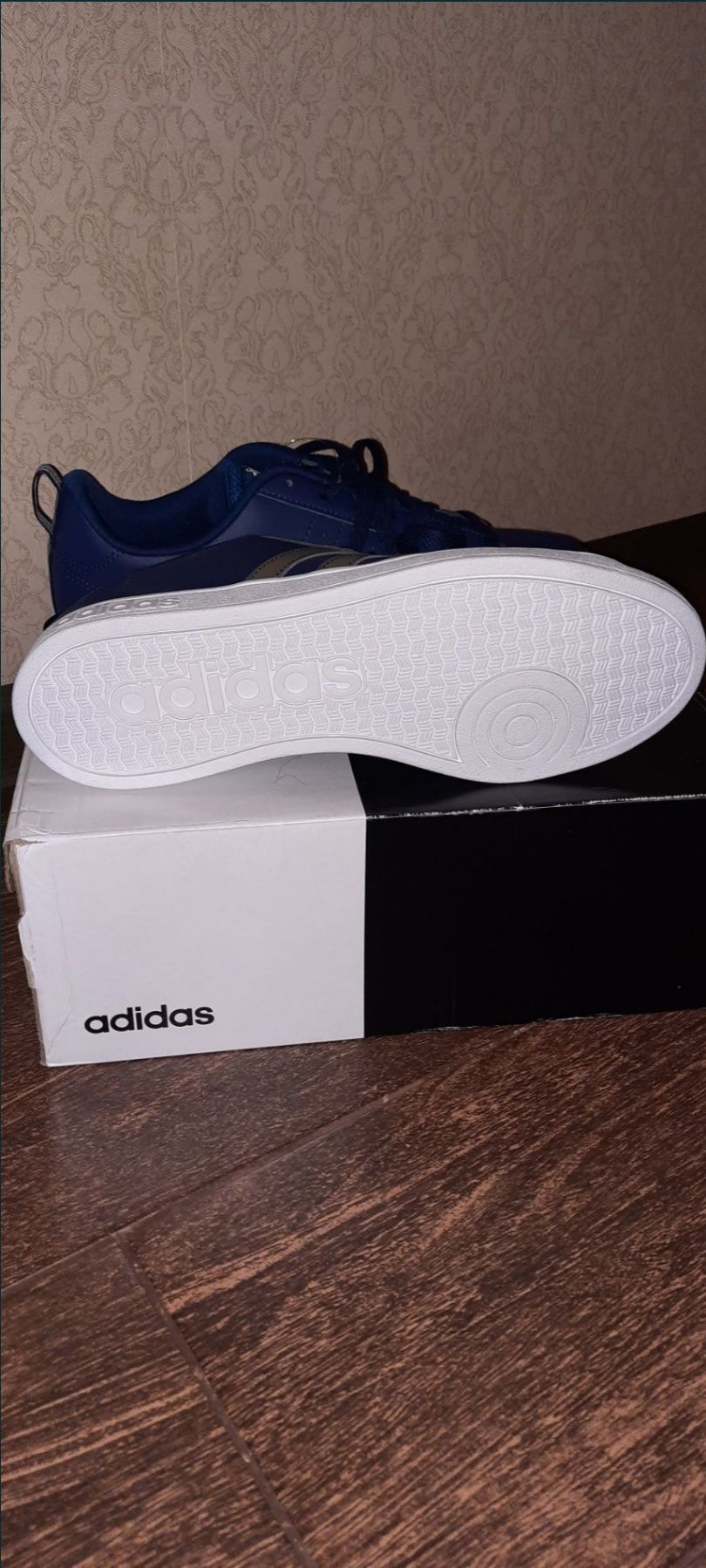 Adidas оригінал 44